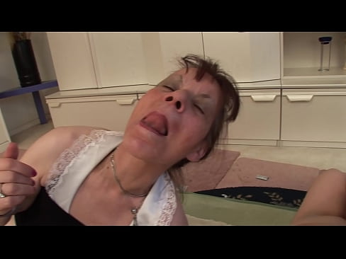 ❤️ Dua nenek dan satu kakek memiliki threesome ❤️❌ Video seks di id.pornhills-com.ru