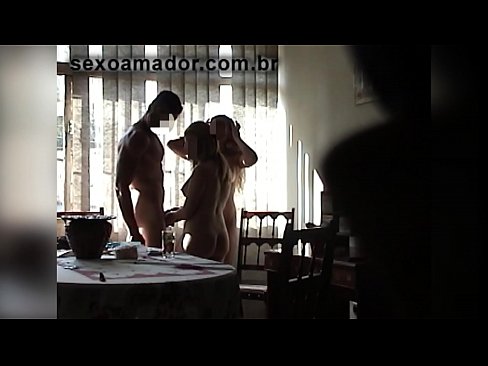 ❤️ Teman seks mengundang pria raksasa dan threesome bersamanya ❤️❌ Video seks di id.pornhills-com.ru